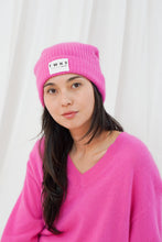 Load image into Gallery viewer, TWNS THE LABEL Boulder v neck jumper