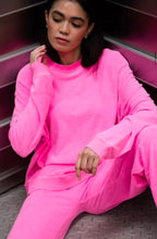Load image into Gallery viewer, TWNS THE LABEL MANHATTAN SWEATSHIRT