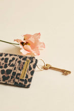 Load image into Gallery viewer, Leopard Knot Card Purse