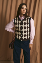 Load image into Gallery viewer, Sophie+Lucie harlequin butter stitch vest

