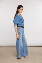 Load image into Gallery viewer, Seventy +Mochi Cassie Top in his Malibu Embroidery
