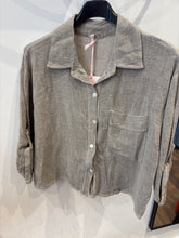 Load image into Gallery viewer, Lili Grace Tea Bag Linen Shirt
