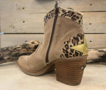 Load image into Gallery viewer, Nemonic 2280 Ankle Boots - Multi
