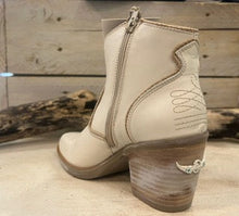 Load image into Gallery viewer, Nemonic 2202 Ankle Boot - Off White
