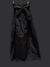 Load image into Gallery viewer, Sex in the City Bow Skirt
