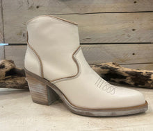 Load image into Gallery viewer, Nemonic 2202 Ankle Boot - Off White
