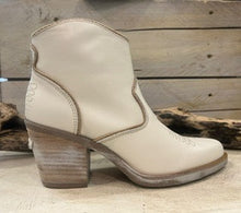 Load image into Gallery viewer, Nemonic 2202 Ankle Boot - Off White
