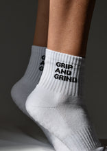 Load image into Gallery viewer, Soxygen Grip and Grind Socks
