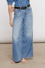 Load image into Gallery viewer, Seventy +Mochi Bay Wide Leg Jean in Malibu
