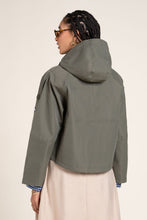 Load image into Gallery viewer, FLOTTE TUILERIES - TRENCHCOAT SHORT
