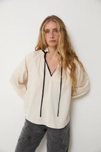 Load image into Gallery viewer, SOPHIE &amp; LUCIE - MARIA OXFORD BLOUSE
