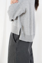 Load image into Gallery viewer, TWNS THE LABEL Aurora round neck pullover
