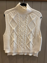 Load image into Gallery viewer, Elegance Firenze - Cable Knit Sleevless Tank - One Size
