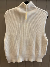 Load image into Gallery viewer, Elegance Firenze - Cable Knit Sleevless Tank - One Size
