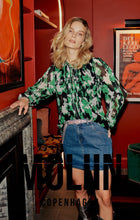 Load image into Gallery viewer, Moliin Dina Blouse op
