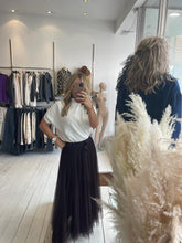 Load image into Gallery viewer, Lili Grace Tulle Skirt
